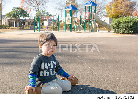 男の子　公園 19171302
