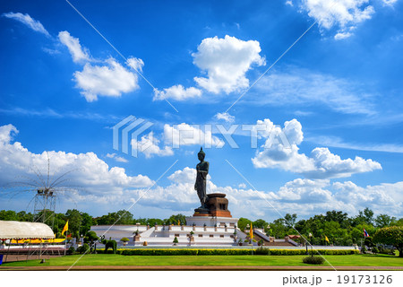 Big Buddha statue at Nakhon Pathom, Thailand 19173126