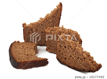 A piece of rye bread 19177493