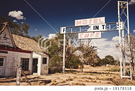 Abandoned restaraunt on Route 66 Abandoned restaraunt on Route 66 19178318
