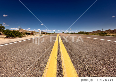 Country road 19178334