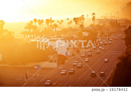 Sunset at Santa Monica Beach 19178432
