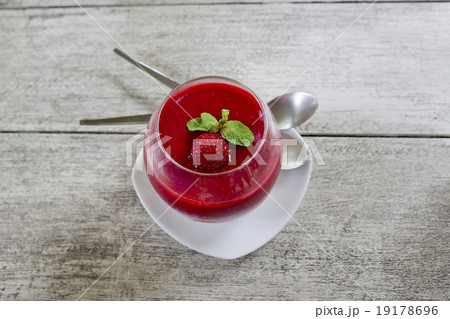 panacotta dessert with ripe raspberries, 19178696