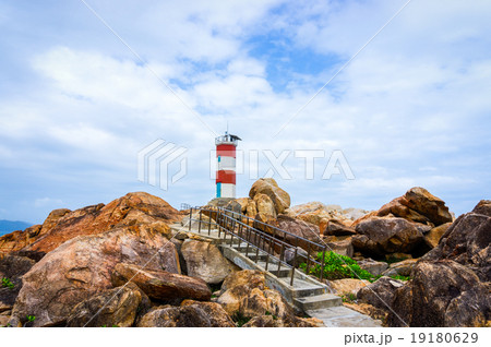 Walkway to lighthouse 19180629