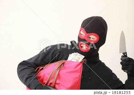 ひったくり 強盗 (凶器 凶悪犯 泥棒 犯罪 犯人 盗難 目出し帽 変装 容疑者 事件 犯罪者) 19181255