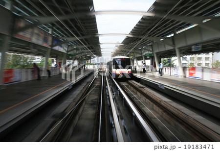 Sky train in Bangkok 19183471