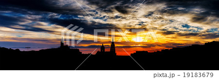 Beautiful sunset over Prague, St.Vitus Cathedral. 19183679