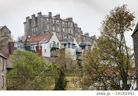 View over Edinburgh, Scotland, UK. 19183992