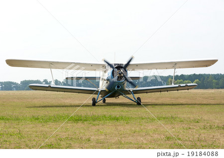 AN2 airplane with rotating propeller. AN2 airplane with rotating propeller. 19184088