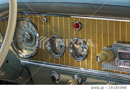Dashboard retro car 19185066
