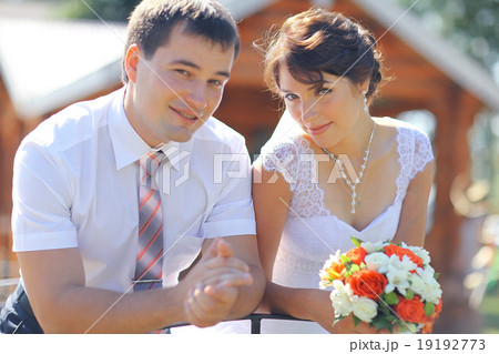 newlyweds house housewarming bride and groom 19192773