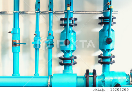 Pipes and valves 19202269