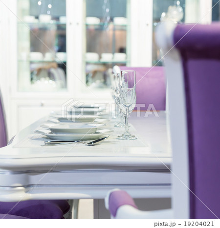 Served fashion table in white colors 19204021