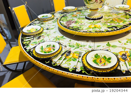 Plate with a pattern Khokhloma Plate with a pattern Khokhloma 19204344