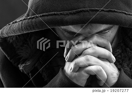 Praying bandit Praying bandit 19207277