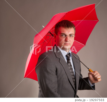 red umbrella 19207503