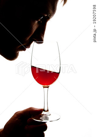 Silhouette of man degusting wine 19207598
