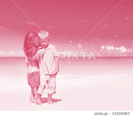 Summer Beach Family Fun Enjoyment Children Concept 19209865