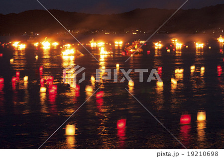 京都　宮津燈籠流しと精霊船 19210698