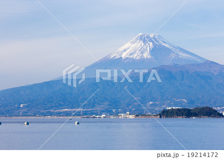 伊豆半島 沼津 から見た富士山の写真素材