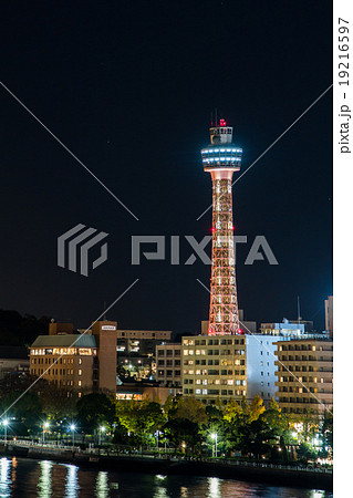 横浜マリンタワー 夜景 ライトアップ 横浜マリンタワー 夜景 ライトアップ 19216597
