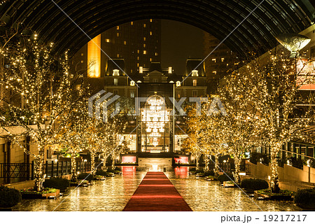 恵比寿ガーデンプレイス クリスマスライトアップ シャンデリア ショウメンの写真素材