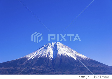 朝霧高原の田貫湖より富士山 19217908