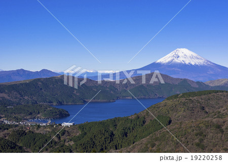 箱根大観峰より富士山と芦ノ湖 箱根大観峰より富士山と芦ノ湖 19220258