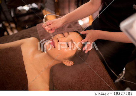 beauty-treatment clinic　撮影協力： 3BエステサロンLuki'A（麻布十番） 19227585