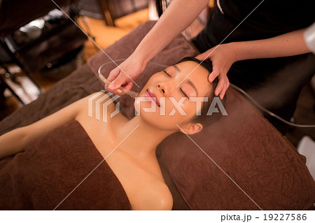 beauty-treatment clinic　撮影協力： 3BエステサロンLuki'A（麻布十番） 19227586