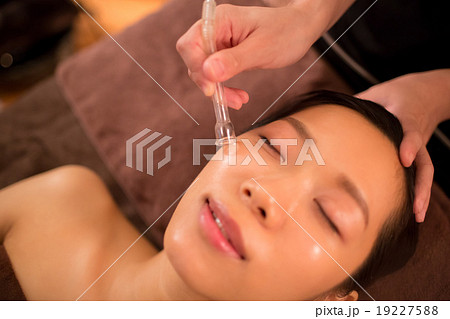 beauty-treatment clinic　撮影協力： 3BエステサロンLuki'A（麻布十番） 19227588