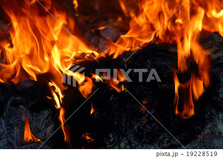 火　炎　煙　灰 19228519