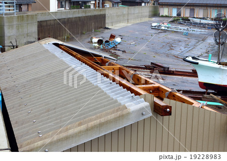 自然災害（天災・災害・台風） 19228983