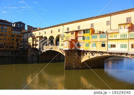 フィレンツェのヴェッキオ橋 19229240