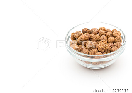 殻付きタイガーナッツ: tiger nuts 19230555