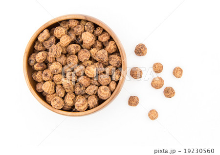 殻付きタイガーナッツ: tiger nuts 19230560