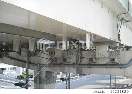 首都高速神奈川1号横羽線の高架橋の下部構造 首都高速神奈川1号横羽線の高架橋の下部構造 19231329