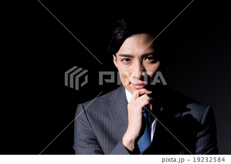 若いビジネスマン 19232584