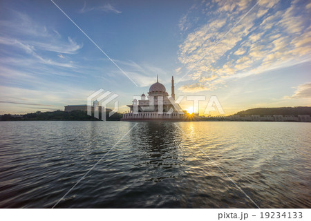 Sunrise At Putra Mosque, Putrajaya Malaysia 19234133