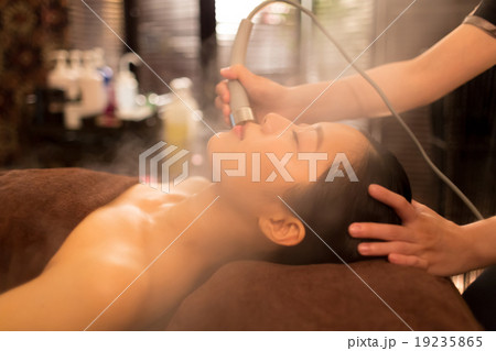 beauty-treatment clinic　撮影協力： 3BエステサロンLuki'A（麻布十番） 19235865