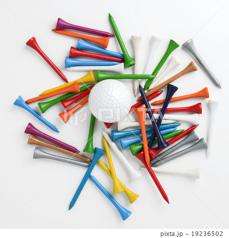 golf ball and tee 19236502