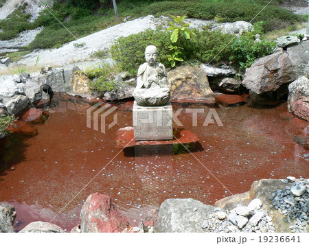 恐山　血の池地獄 19236641