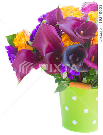 Calla lilly and eustoma flowers 19240005