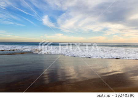 Beach and Sky Reflection 19240290