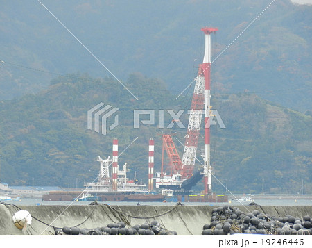 九島大橋の橋脚部打杭工事の様子 19246446