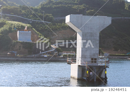 九島大橋の橋脚部の敷設状況 九島大橋の橋脚部の敷設状況 19246451