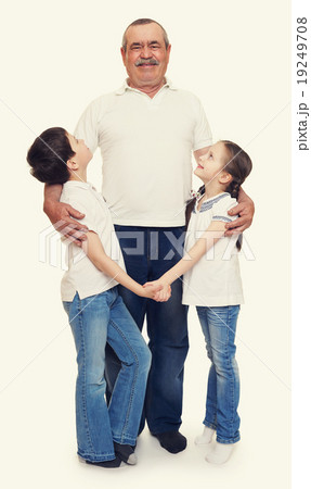 senior with children family portrait 19249708