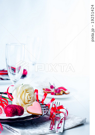 Holiday romantic table setting with pink roses  19251424