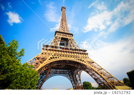 Eiffel tower in Paris, France 19252792