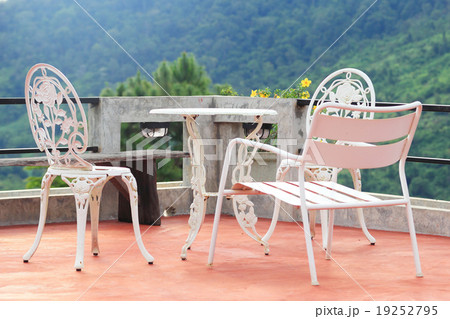 White garden Table set  19252795